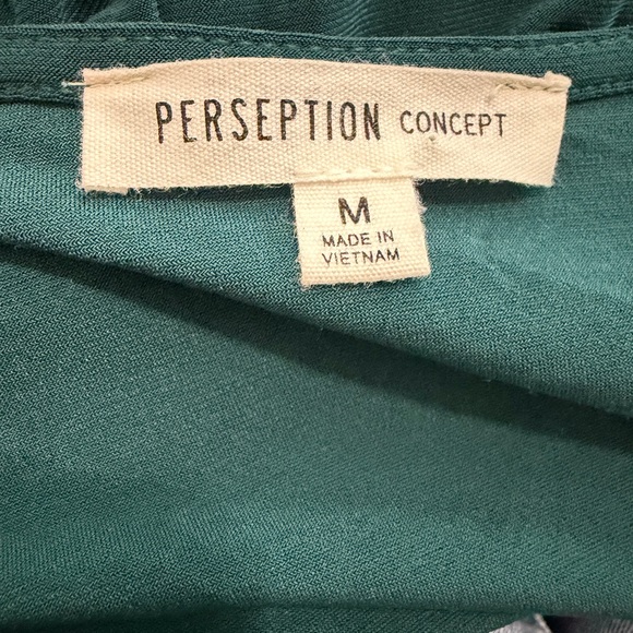 Perseption Concept Emerald V Neck Pendulum Wrap Gold Button Detail Top Medium. - Picture 6 of 7